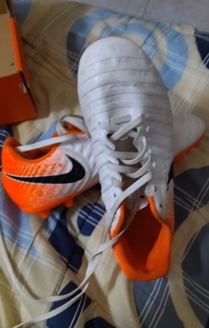 Nike tiempo discount football boots orange