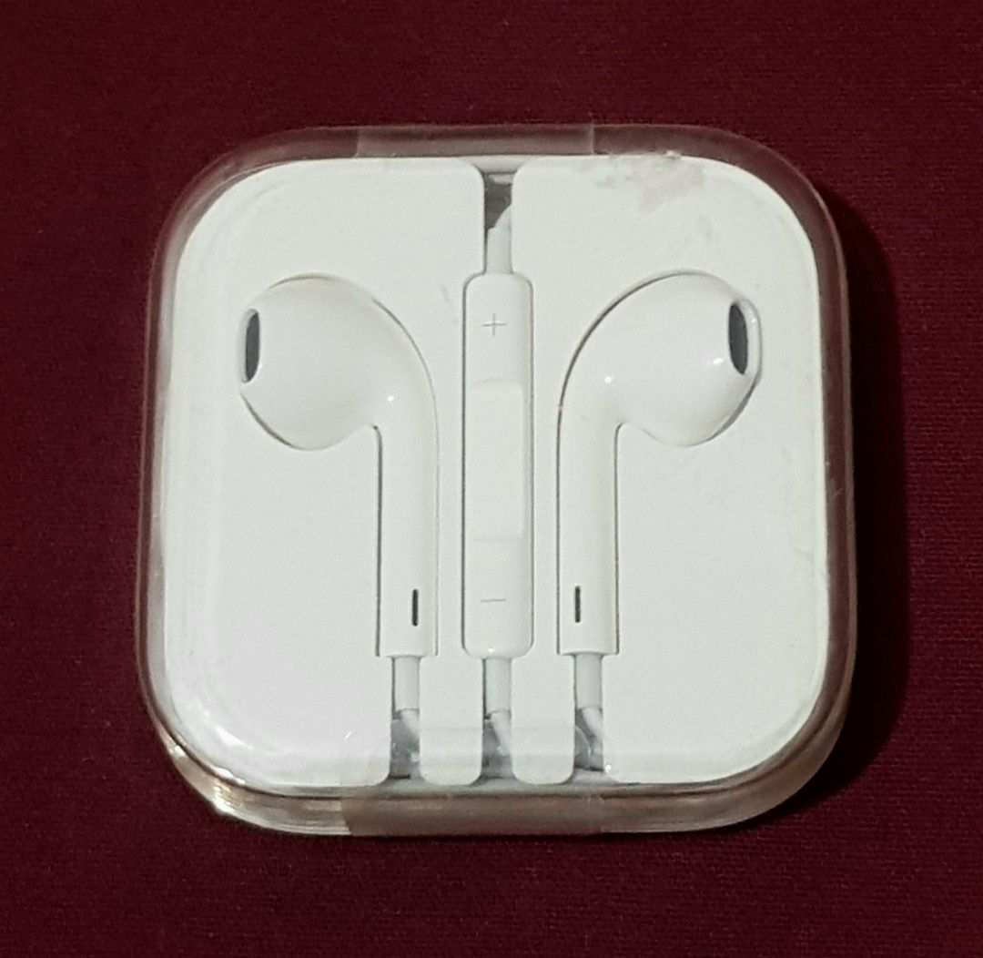 Original Apple earphones, Audio, Earphones on Carousell