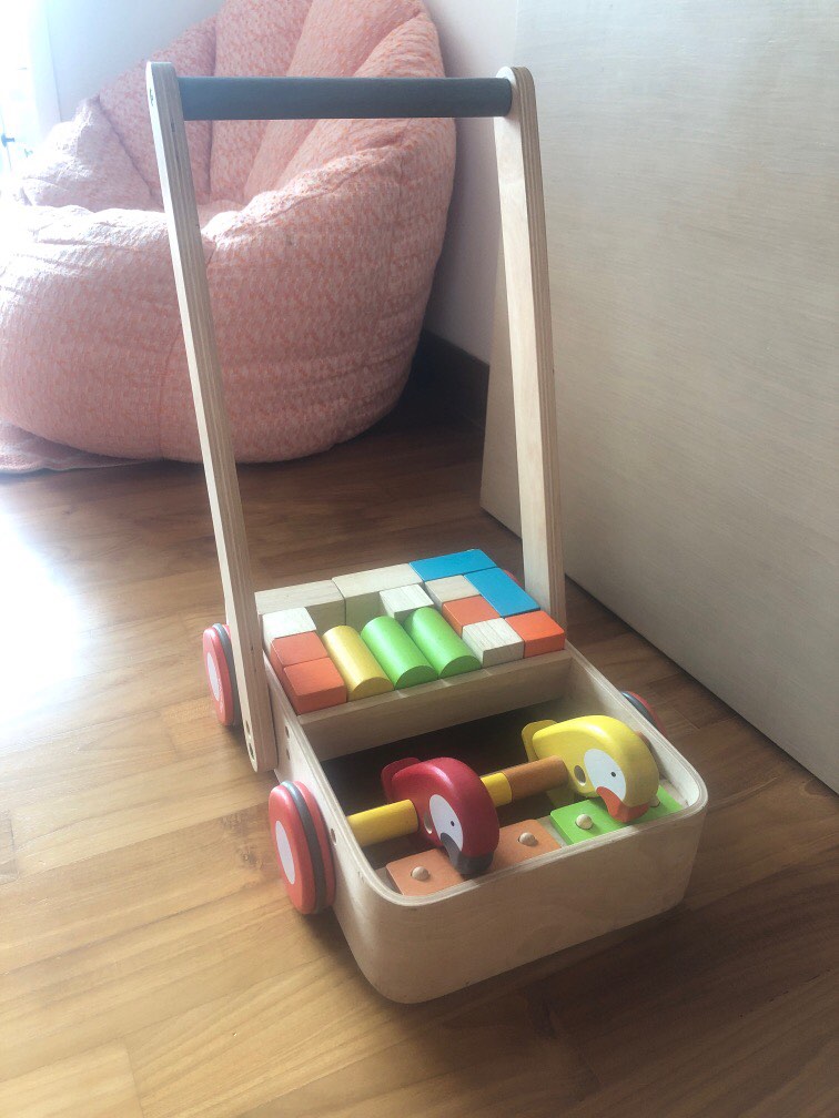 Plan toys push 2025 cart