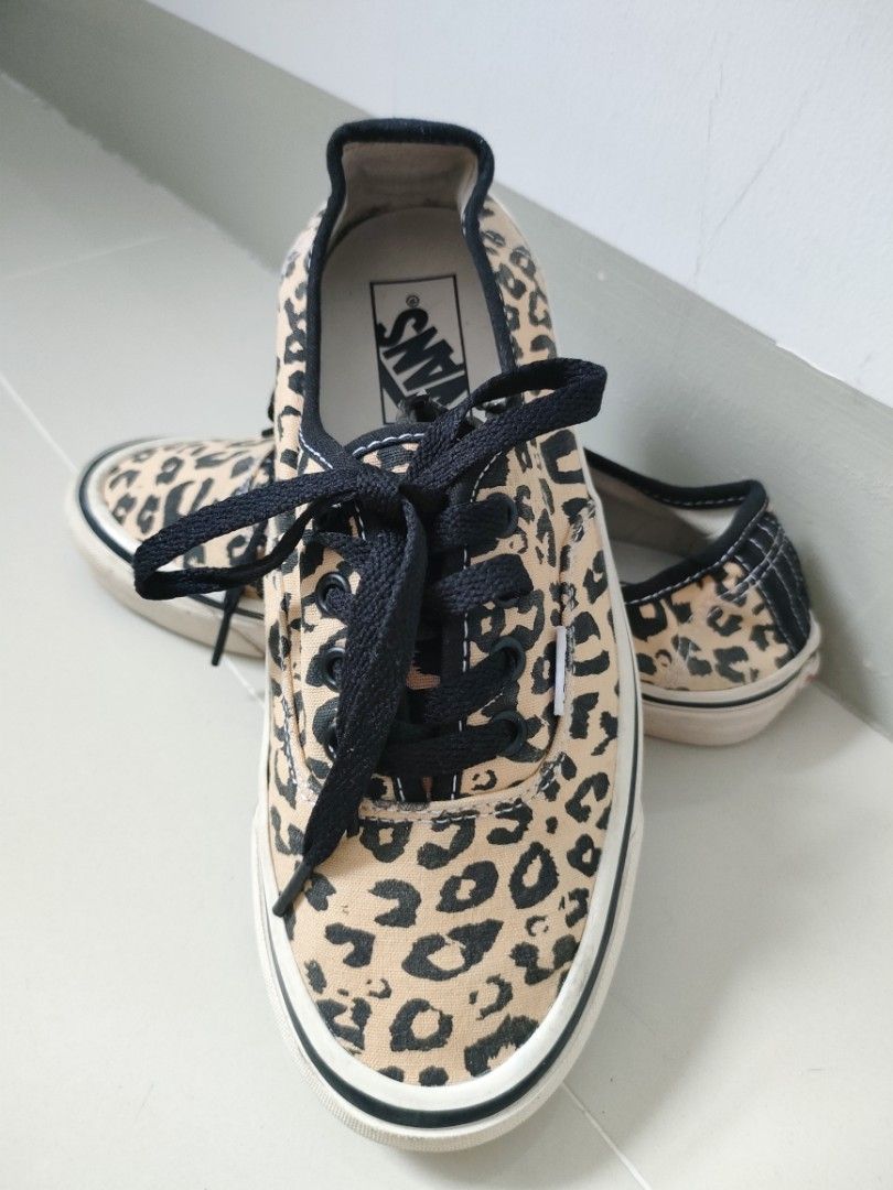 Foto sepatu vans leopard outlet