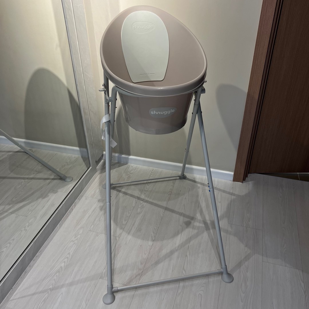 Shnuggle Bath Tub + Stand, Babies & Kids, Bathing & Changing, Bathtub