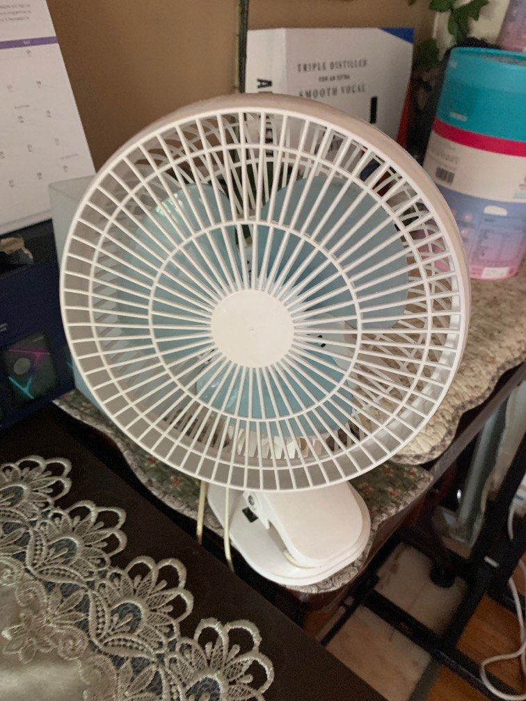 SMALL WHITE AUTO ROTATE CLIP ON DESK FAN, Furniture & Home Living, Lighting & Fans, Fans on
