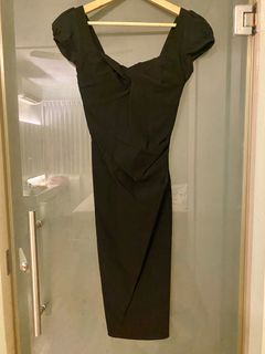 Stunning cap sleeve black dress