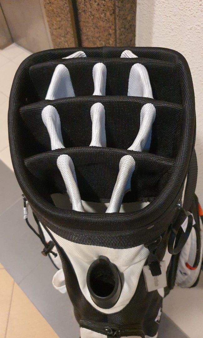 TaylorMade Golf Bag (w/o Hood Cover), Sports Equipment, Sports & Games, Golf on Carousell