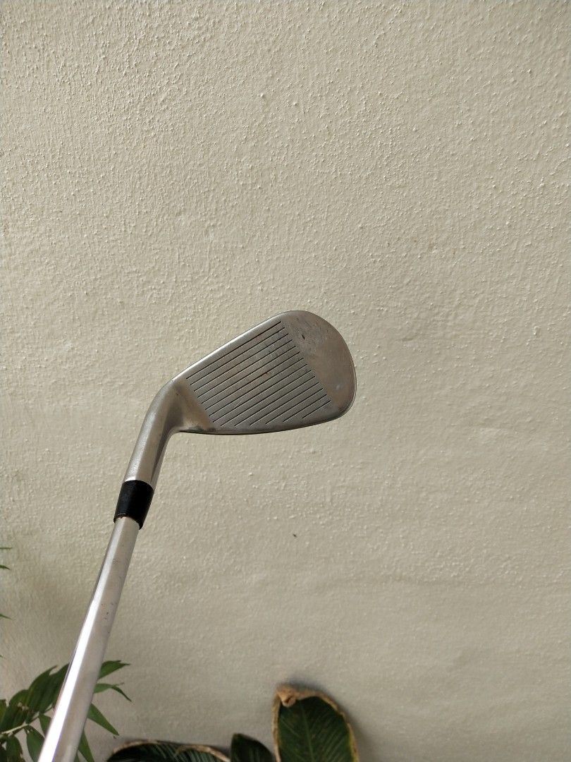 Titleist AP1 718 PITCHING WEDGE 48 DEGREE, Sports Equipment, Sports