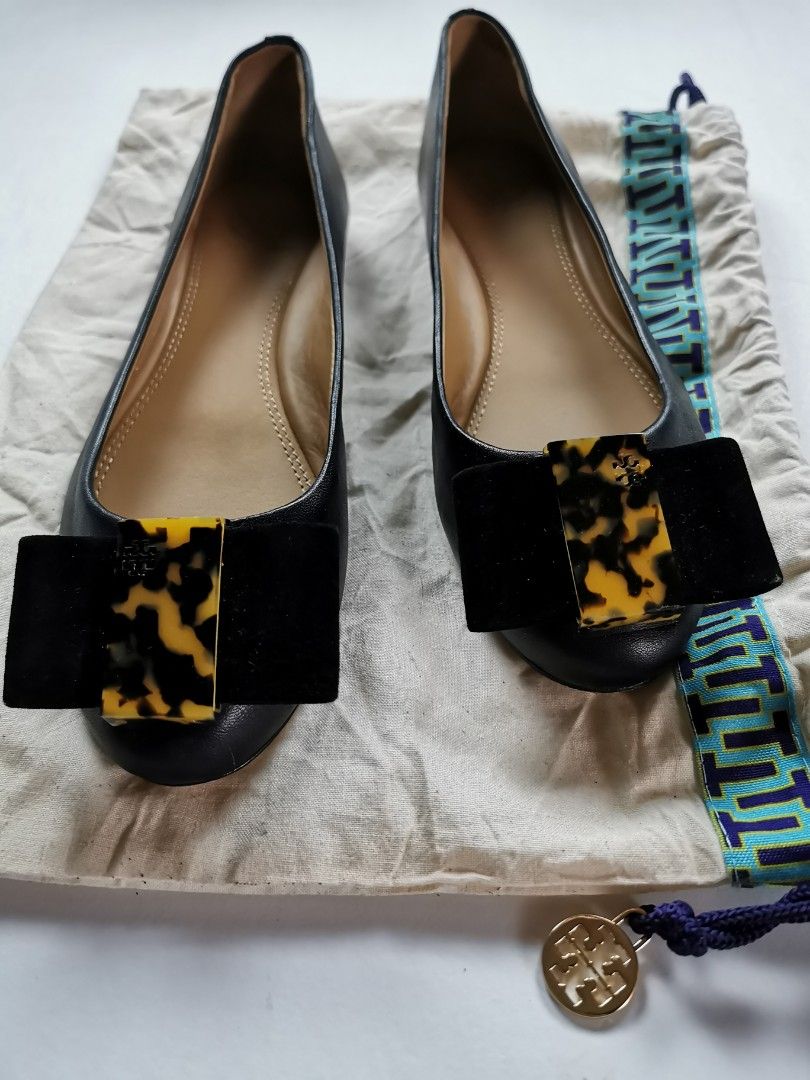 Tory Burch 'Chase Ballet' leather bow flats, Women's Fashion, Footwear,  Flats & Sandals on Carousell