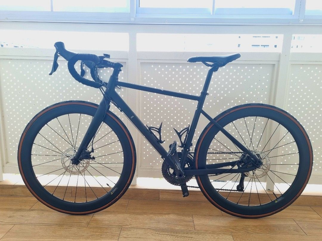 Triban RC500 Black S with CF wheelset Sports Equipment
