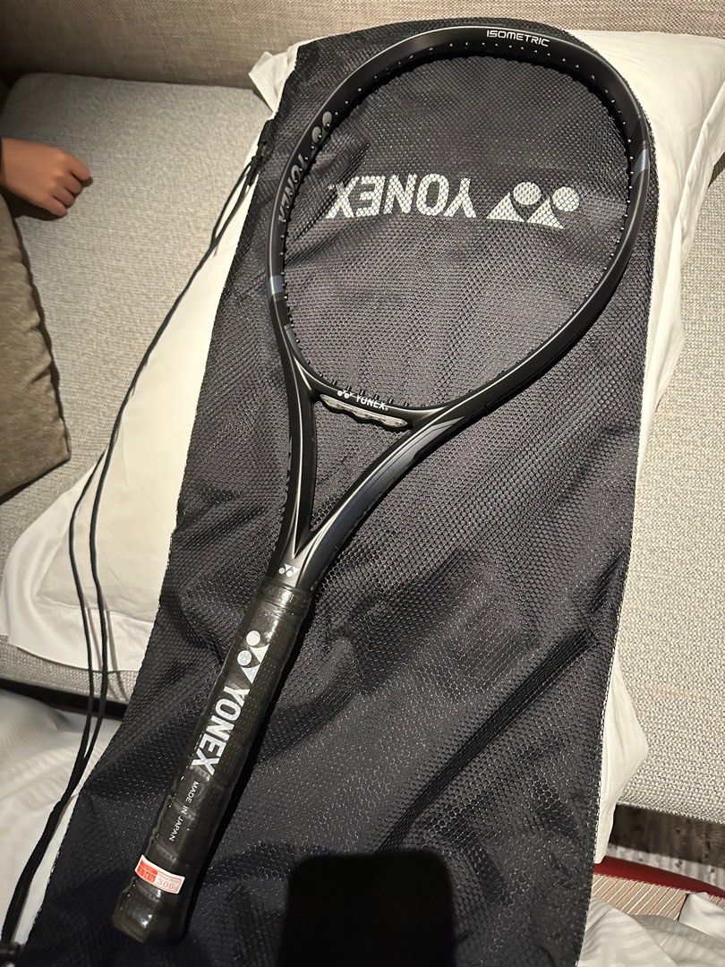 Yonex Ezone 100 black edition, 運動產品, 運動與體育, 運動與體育 