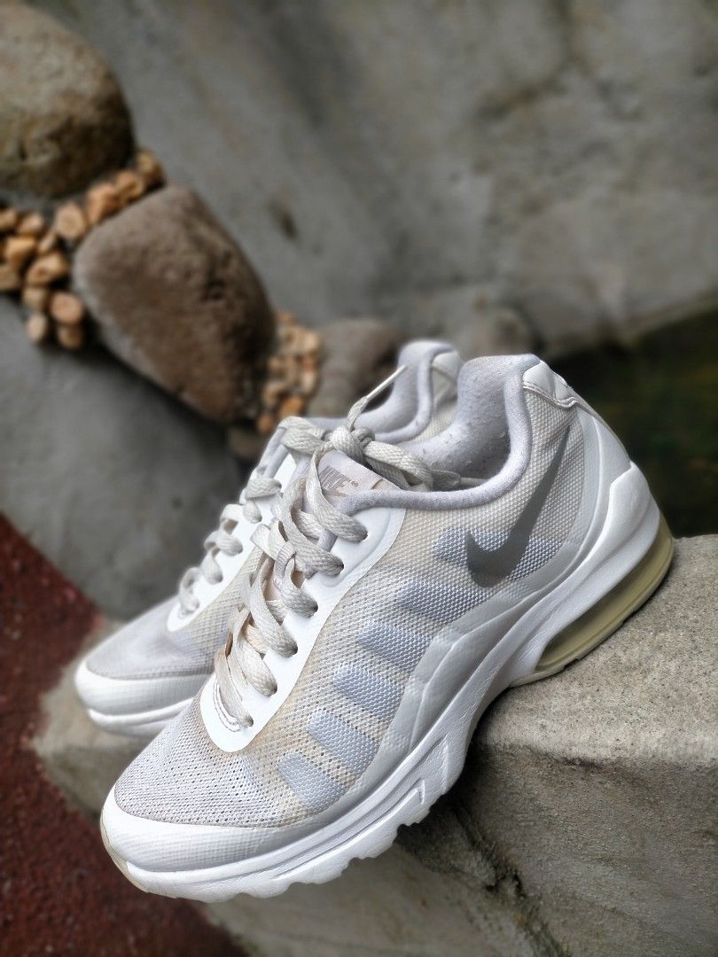 nike air max all white womens