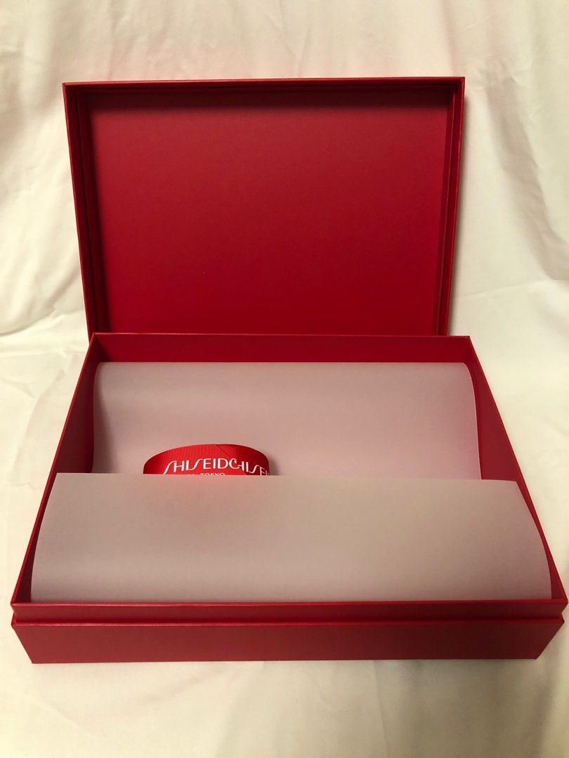 專櫃貨全新SHISEIDO 資生堂禮物盒🎁化妝品盒🎁🎁 /專門店紙袋+ 絲帶, 傢俬&家居, 家居裝飾, 家居裝飾- 其他- Carousell 專櫃貨全新Shiseido 資生堂禮物盒🎁化妝品盒🎁🎁 /專門店紙袋+ 絲帶, 傢俬&家居, 家居裝飾, 家居裝飾- 其他- Carousell