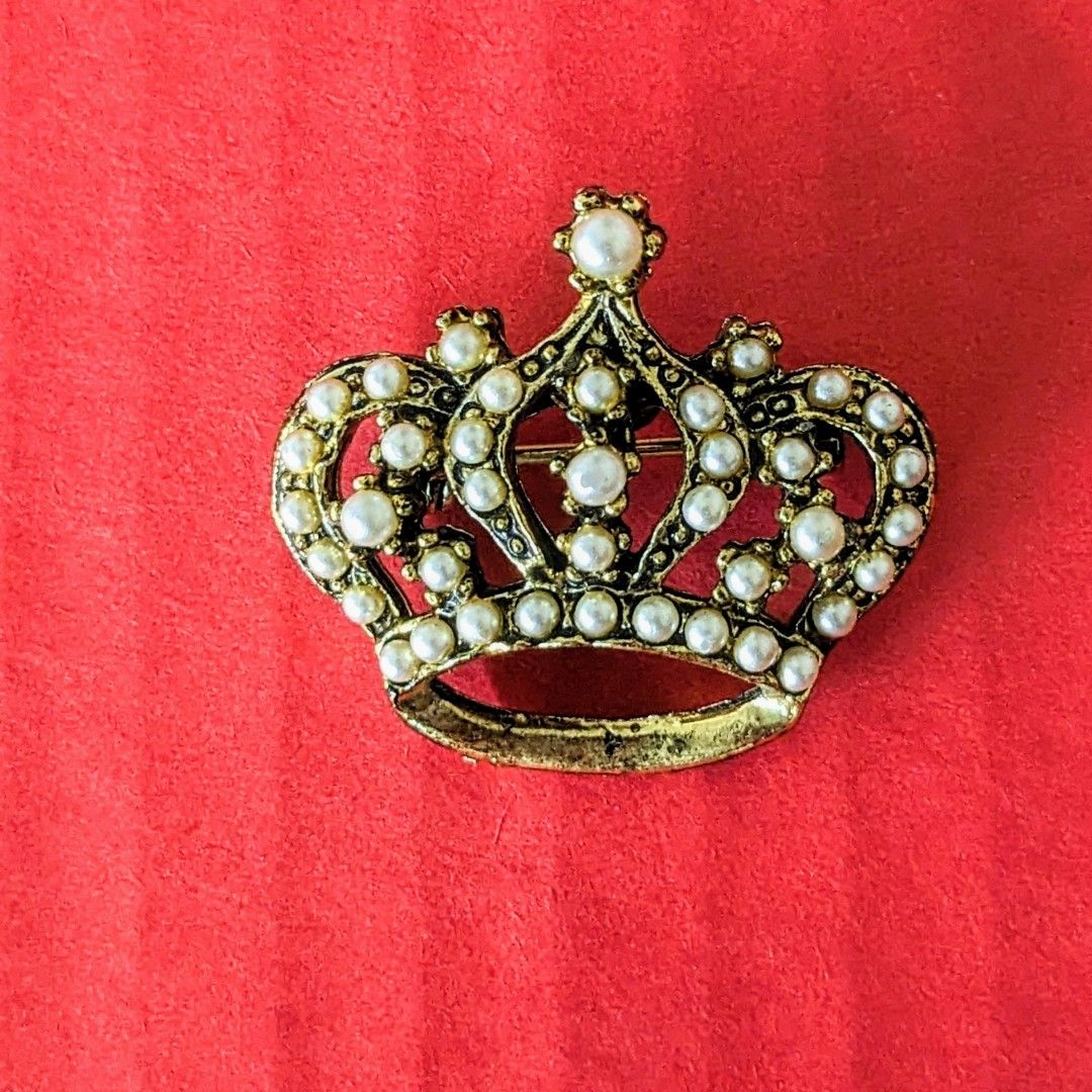 Vintage outlet crown brooch