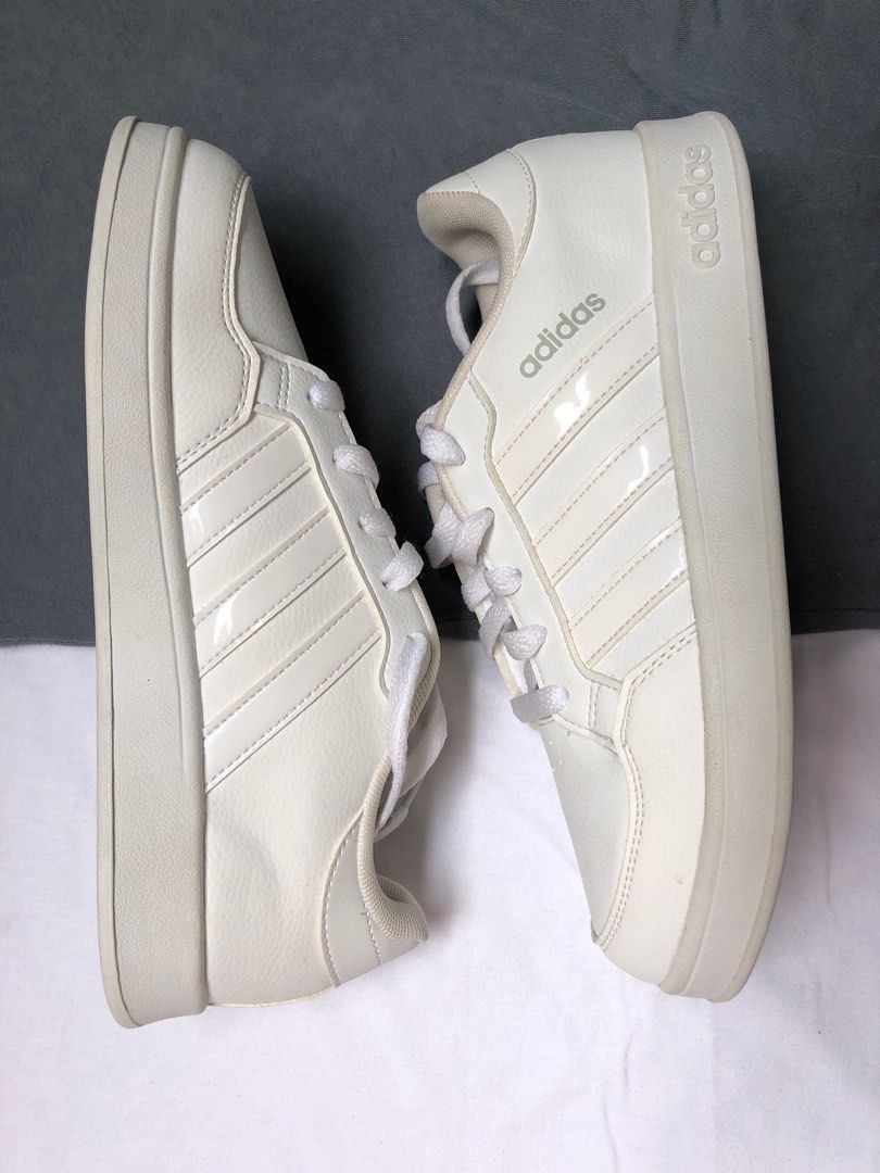 ADIDAS ALL WHITE SHOES, Women's Fashion, Footwear, Sneakers on Carousell