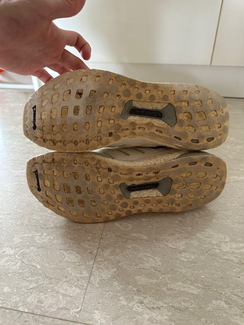 Ultra boost cracked sole top