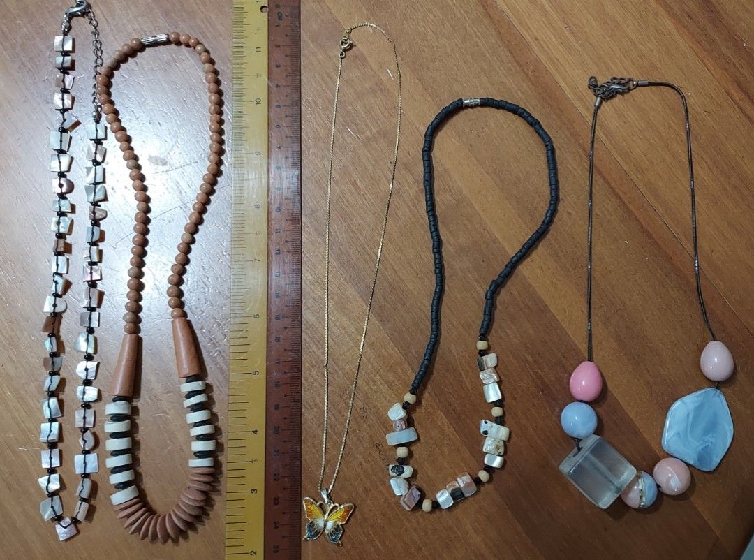Assorted chunky necklaces Women s Fashion Jewelry Organisers
