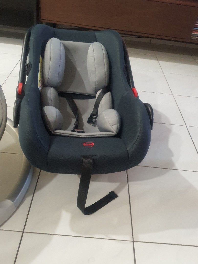 Car outlet seat swing