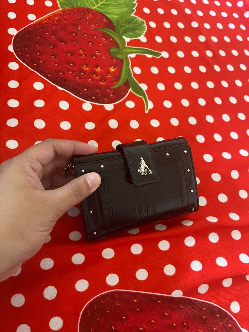 Beanpole bifold wallet on Carousell