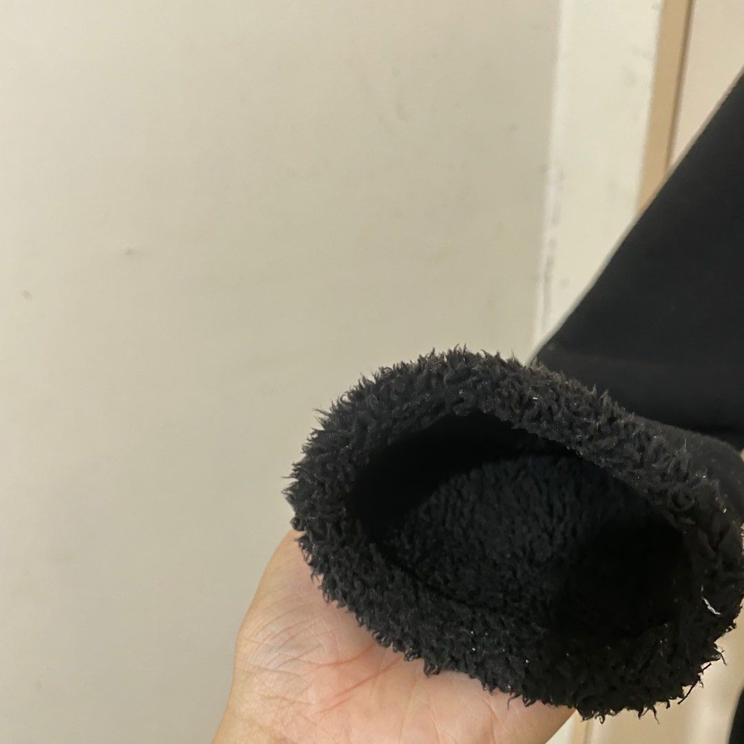 Black Fluffy Jacket (Category: Coats, Jackets and Outerwear) located in Manila. Submitted by pattypatsy (Listing ID 1226744422, Image 3). Description: .