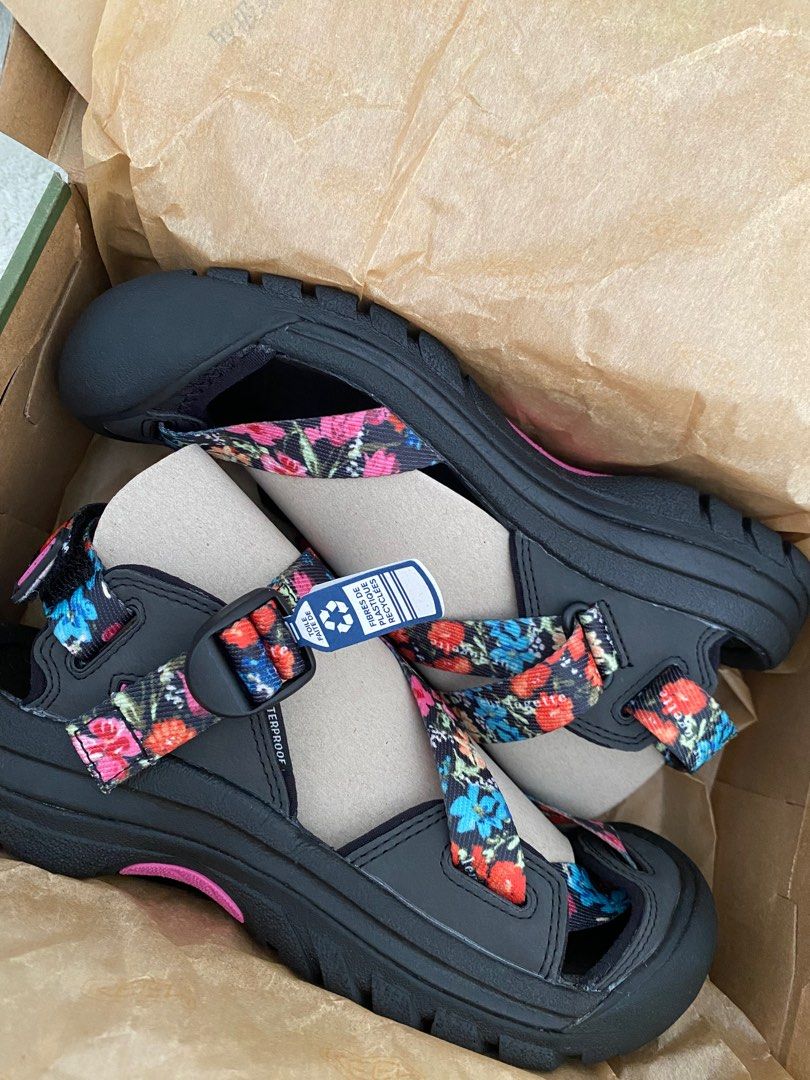 BNIB Keen US 6 Zerraport Ibis Rose Sandals Shoes