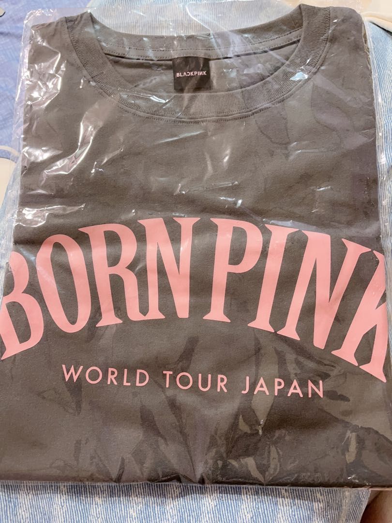 BORN PINK Blackpink 日巡短版, 她的時尚, 上衣, T-shirt在旋轉拍賣