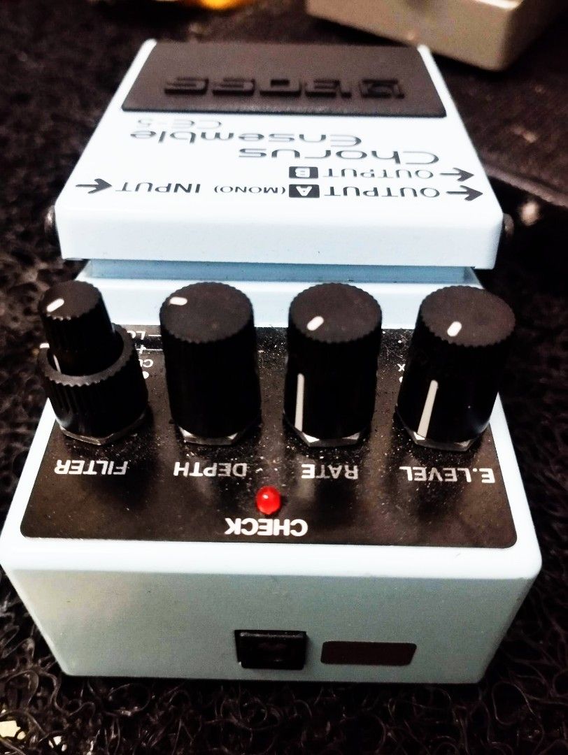 BOSS CHORUS ENSEMBLE CE5, Hobbies & Toys, Music & Media, Musical