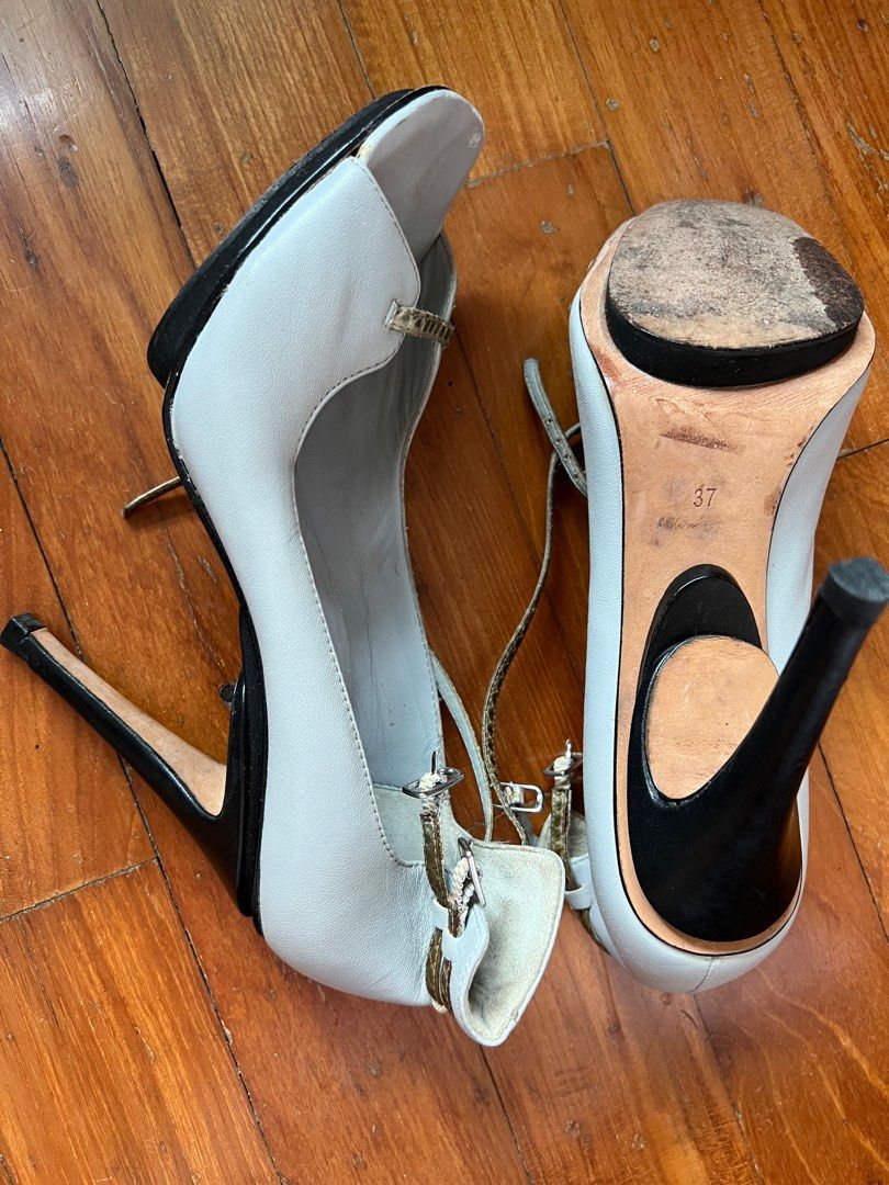 Calvin klein peep toe heels deals