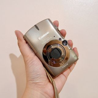 Canon Digital Ixus 960 IS Digital Camera