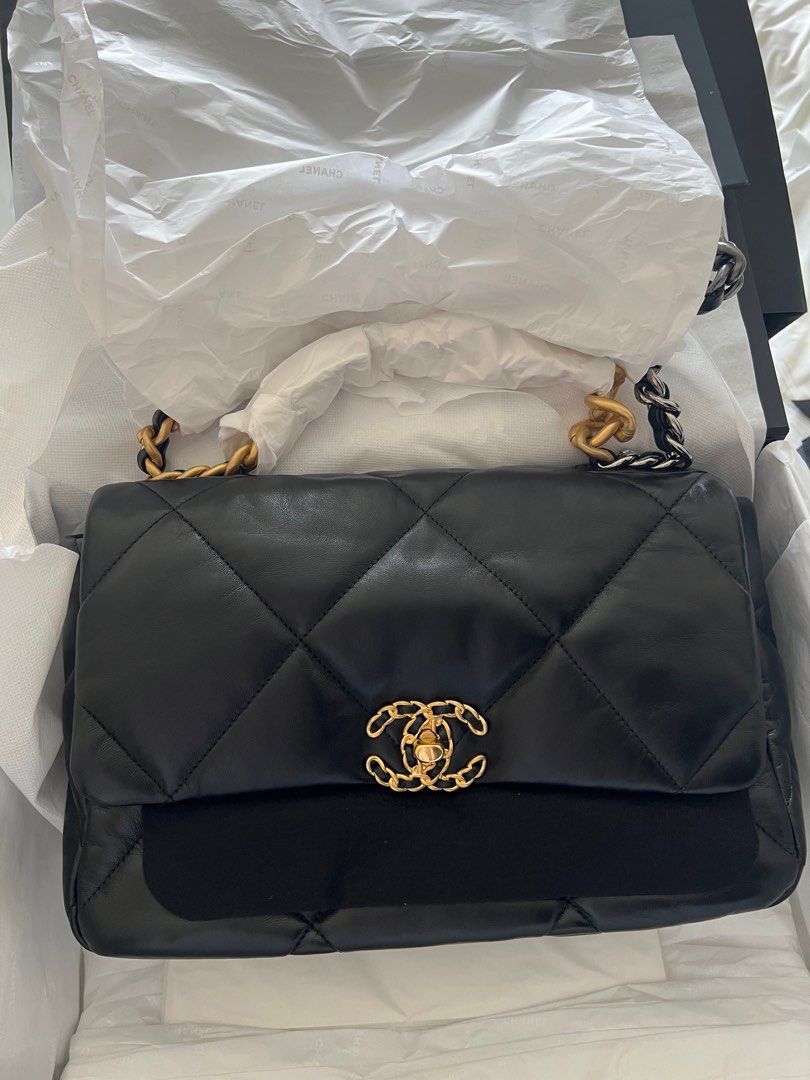 Shop CHANEL 2023-24FW Chanel 19 Large Handbag (AS1161 B04852 94305) by  ChaleuR.