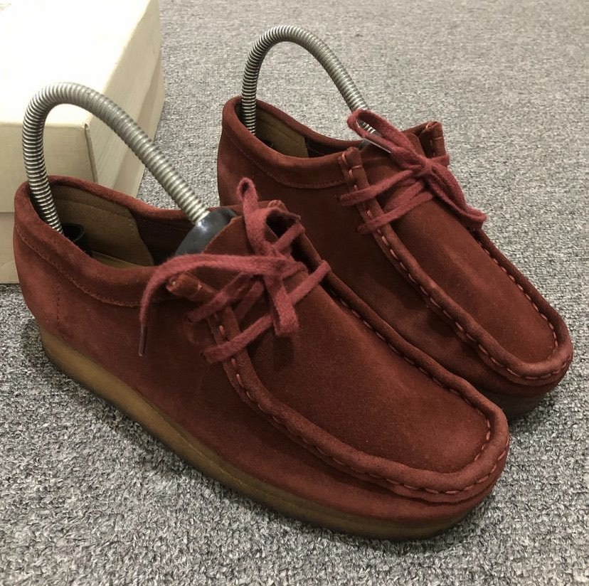 Maroon sales clarks wallabees