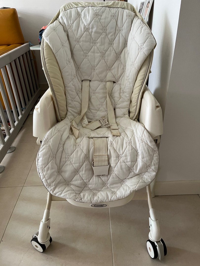 Combi Electric Swing Chair, Babies & Kids, Baby Nursery & Kids