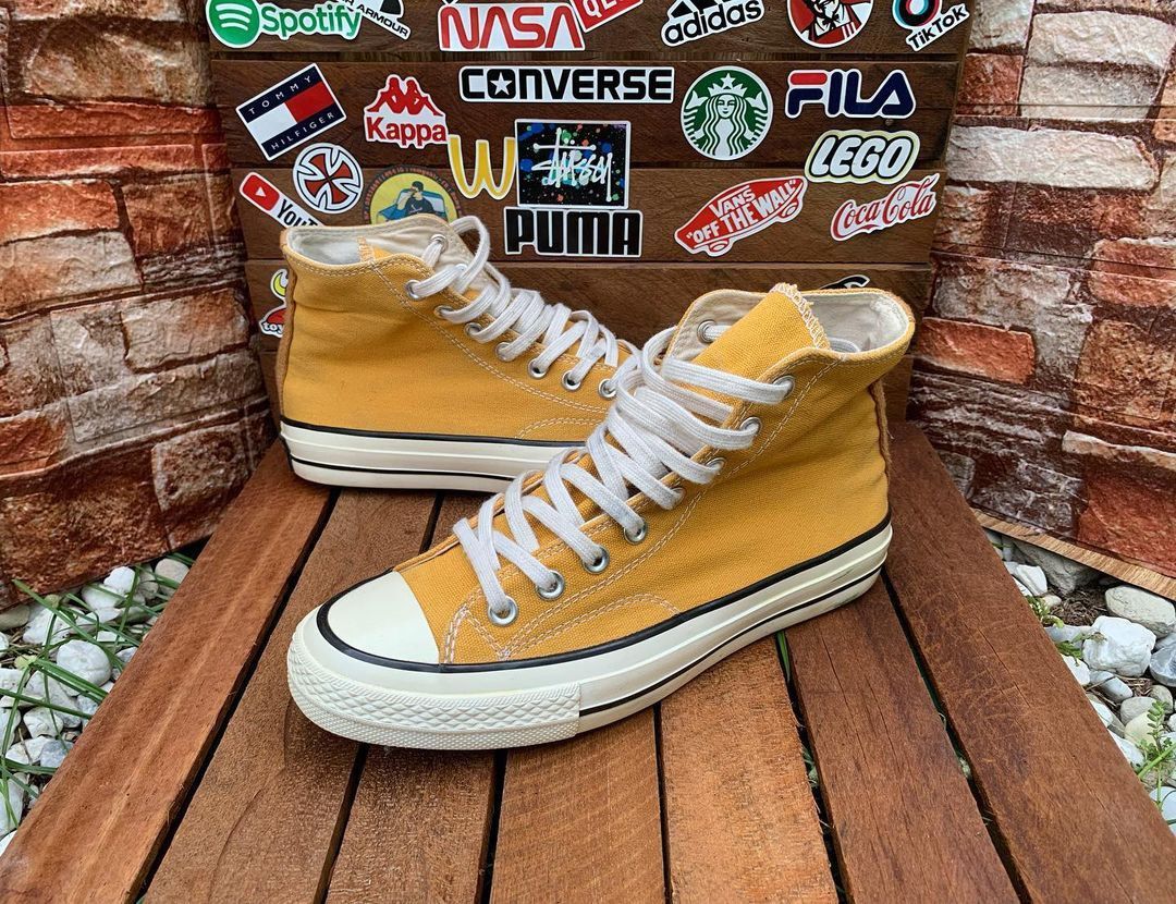 Converse CT 70s High Sunflower Fesyen Pria Sepatu Sneakers di