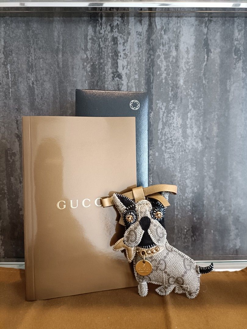 Gucci discount pug keychain