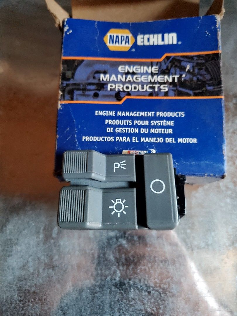 Headlight switch (new) chevy/gmc, Commercial & Industrial, Construction