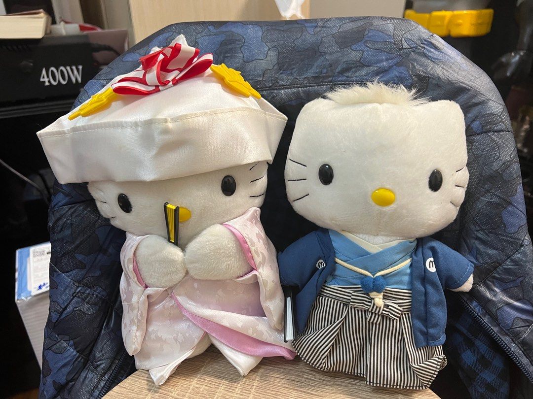 Hello Kitty公仔 （分類：絨毛玩具）位於 Hong Kong。 由 raymondleeyl 提交（商品編號 1226834553，圖片 1）。簡介： 粉嶺火車站交收 一對賣。