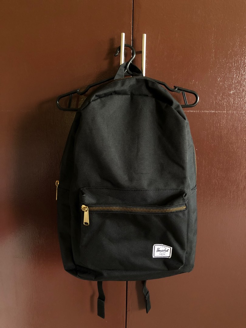 Herschel black backpack gold hot sale zipper