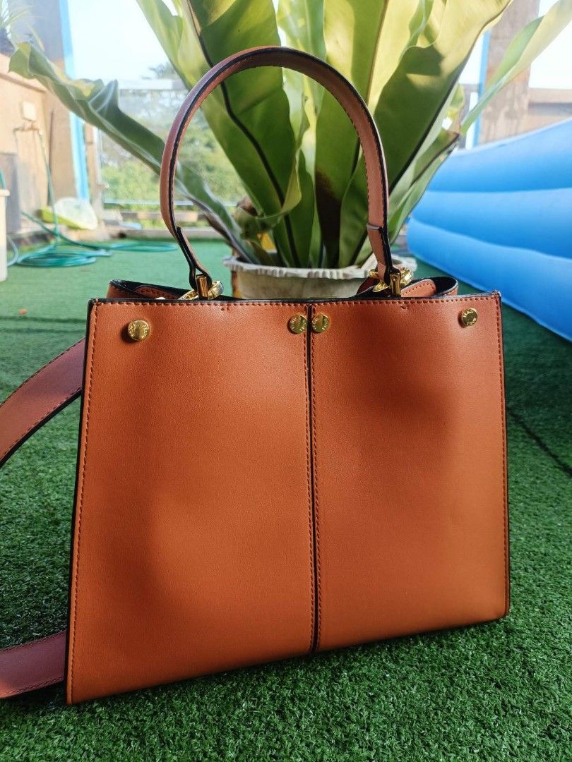 Japan Surplus Fendi Peekaboo (Category: Luxury Bags & Wallets) located in Cebu City. Submitted by elcoleccion21 (Listing ID 1226861853, Image 3). Description: 🇯🇵 Japan Source 🇯🇵 No flaws Good as new 🇯🇵 quality GUARANTEED💯 🇯🇵 Real LEATHER 🇯🇵 Genuine Specs 🇯🇵 coded.