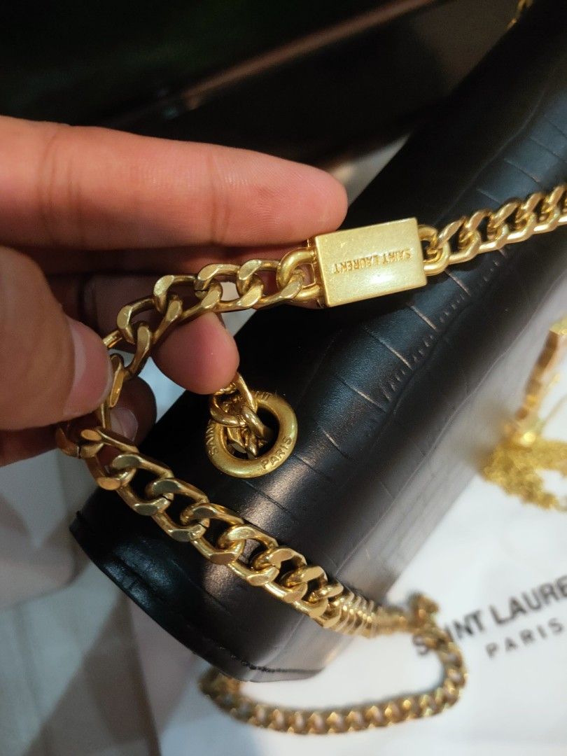 Japan Surplus YSL Kate crocodile leather (Category: Luxury Bags & Wallets) located in Cebu City. Submitted by elcoleccion21 (Listing ID 1226852936, Image 2). Description: 🇯🇵 Japan Source Bag 🇯🇵 Quality GUARANTEED 💯 🇯🇵 coded 🇯🇵 may diin sa likod pero di halata dahil sa texture ng leather. please refer the last picture . 🇯🇵 REAL LEATHER 🇯🇵 GOOD AS NEW PA TALAGA.