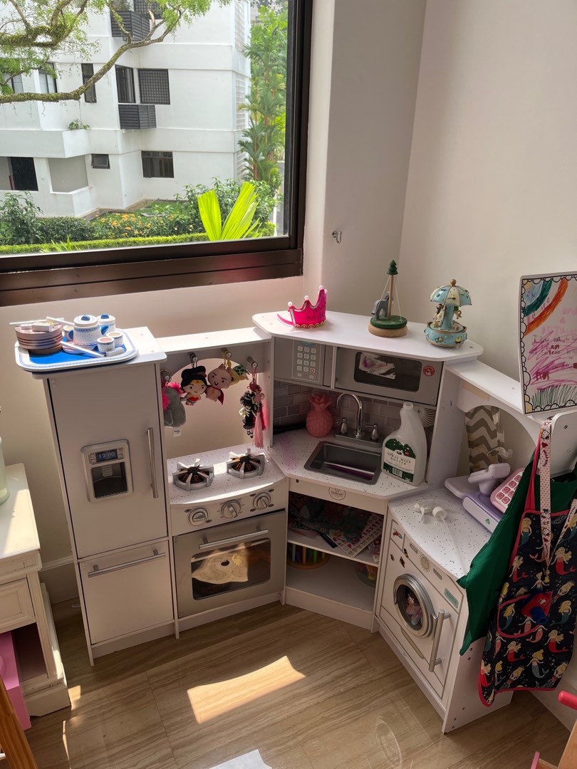 Kids craft corner kitchen sales