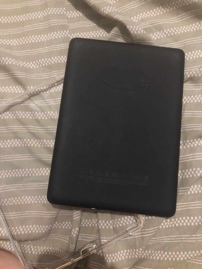 NEW & SEALED Amazon Kindle Paperwhite (11th Gen) - 8GB, 6.8