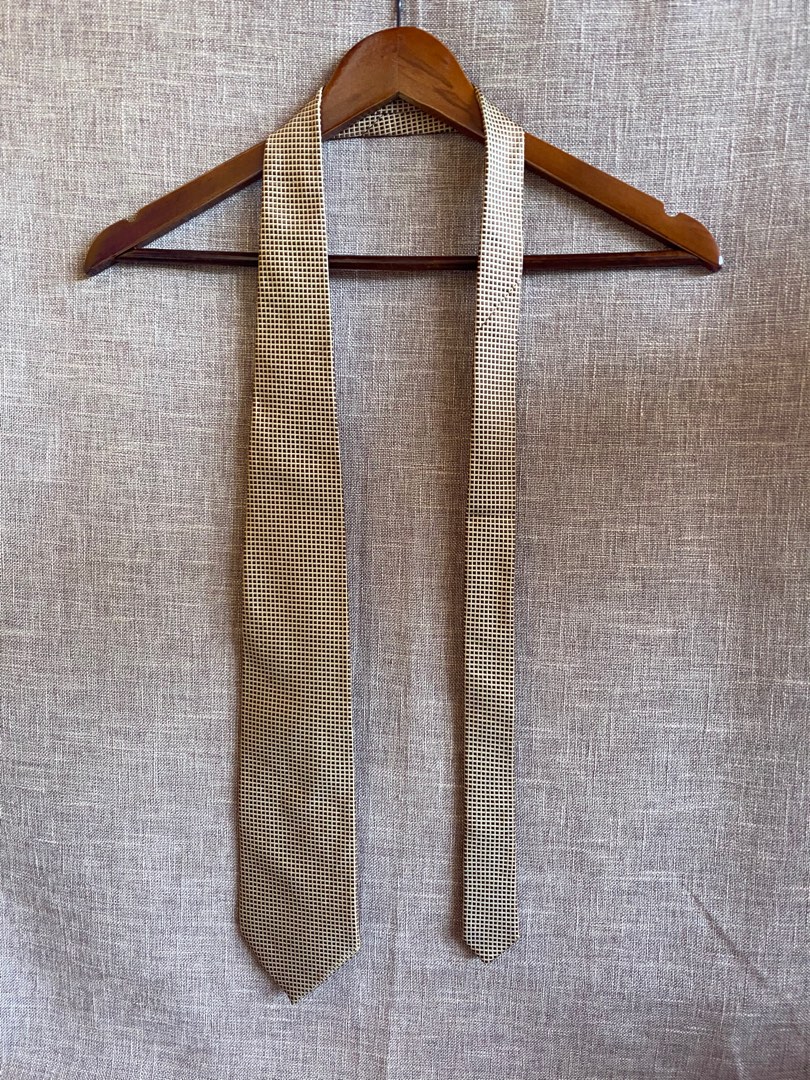 necktie keeper loop