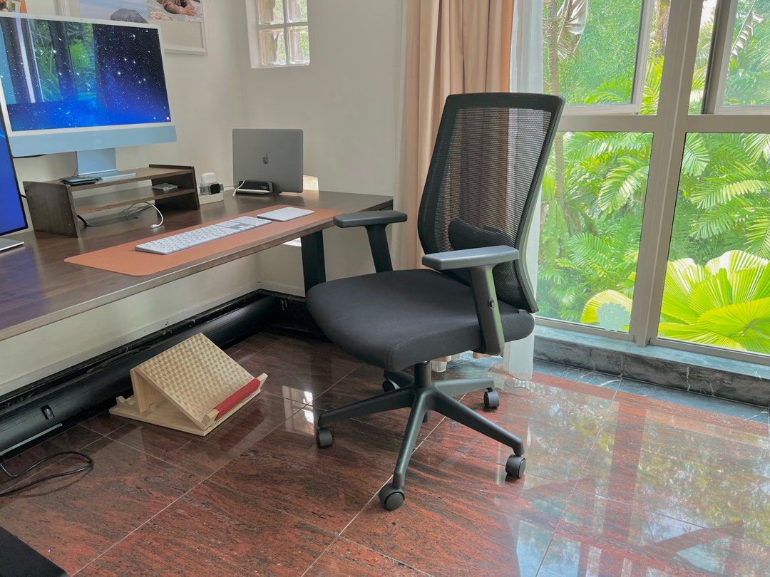 Logica ergonomic office chair, Furniture & Home Living, Furniture