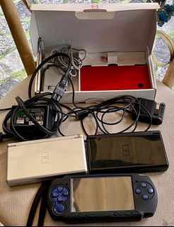 Lot sale nintendo ds,psp and games