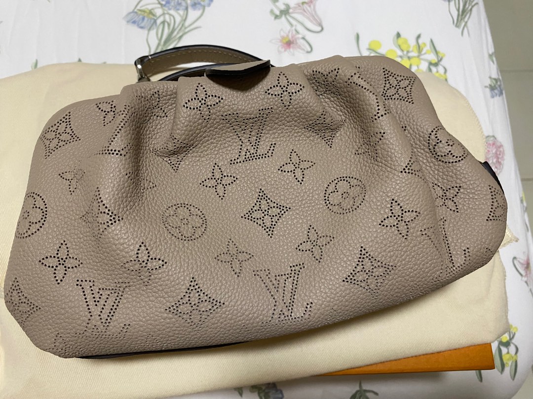 LOUIS VUITTON Monogram Mahina Leather Scala Mini Pouch Shoulder Bag