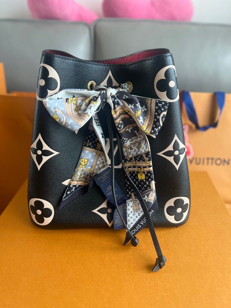 LV bag( scarf & coin pouch included)