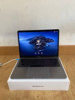 MacBook pro 13 Inch 2017 8/256GB