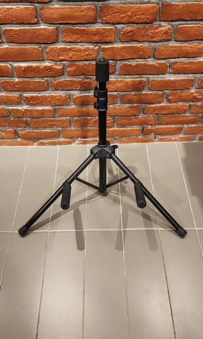 Microphone Stand, Guitar Amp Stand & Table Clamp Microphone Stand