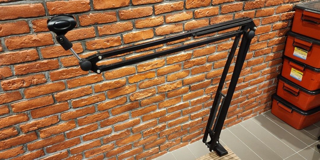 Microphone Stand, Guitar Amp Stand & Table Clamp Microphone Stand