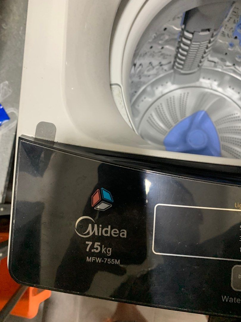 Midea 7.5kg Washing Machine (Barely Used), TV & Home Appliances