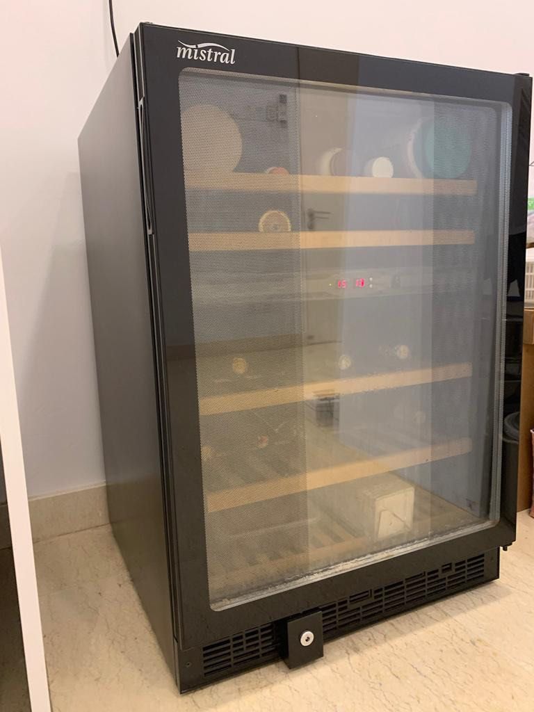 Mistral wine fridge/celler, TV & Home Appliances, Kitchen Appliances