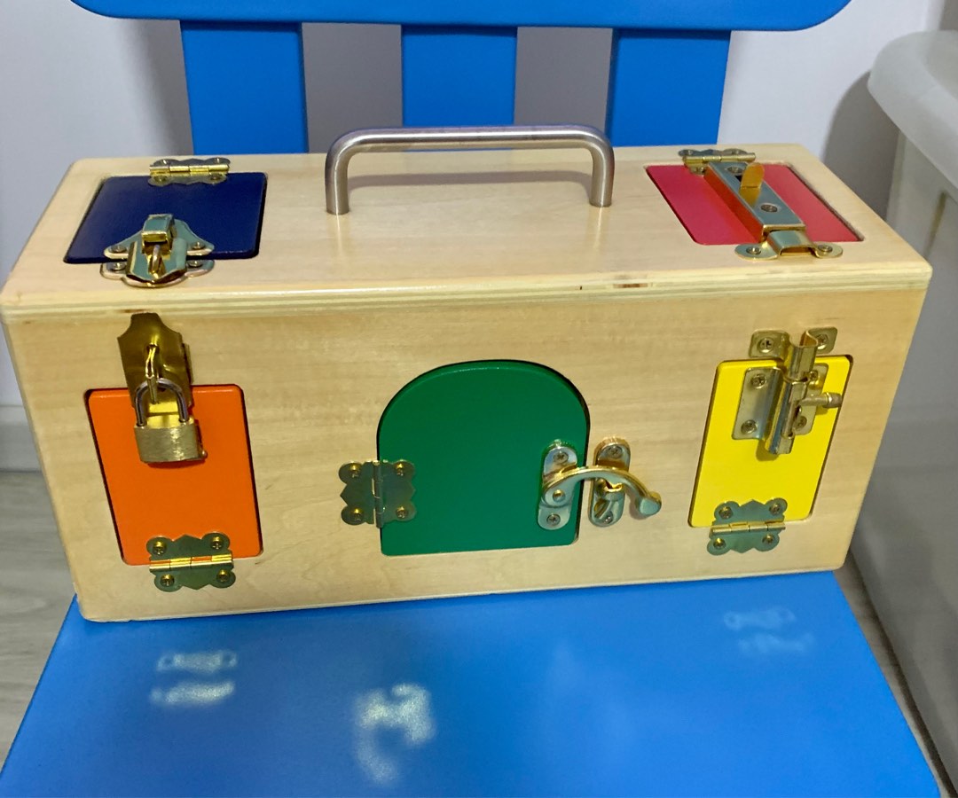 Montessori Lock and latch box, Hobbies & Toys, Toys & Games on Carousell