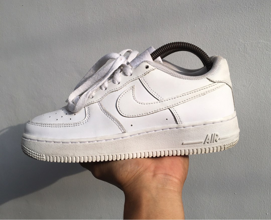 womens nike air force 1 07 le low